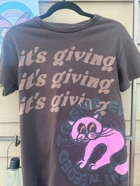 Brown Graphic Tee with Pink Cat and 'it's giving' Text
